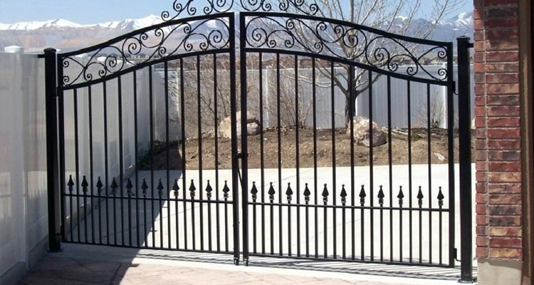 Electric Driveway Gate Installation in Paramount